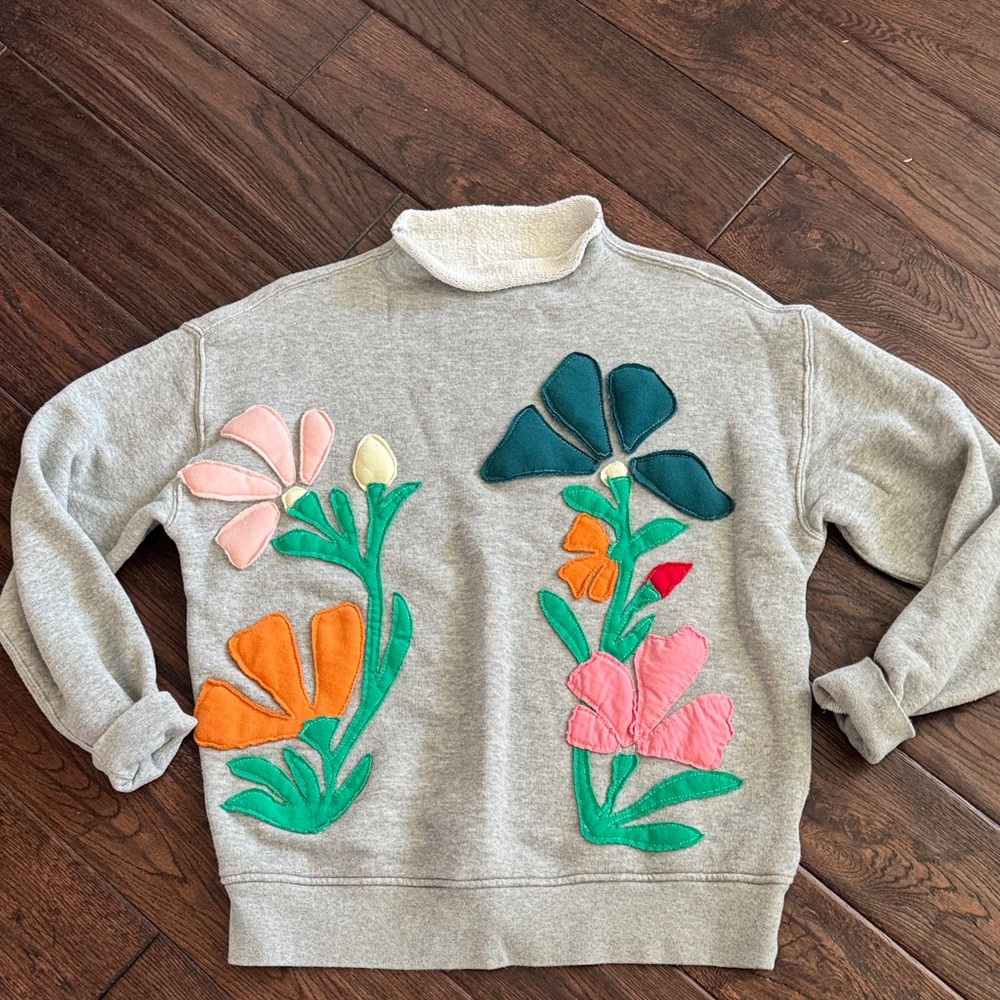 Colorful Floral Appliqué Turtleneck Sweater